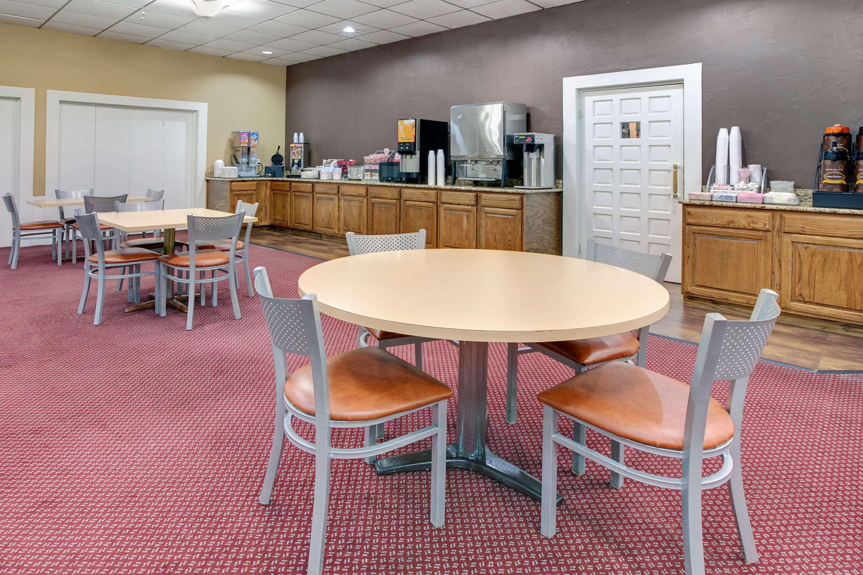 Hotel Super 8 By Wyndham Norman Esterno foto