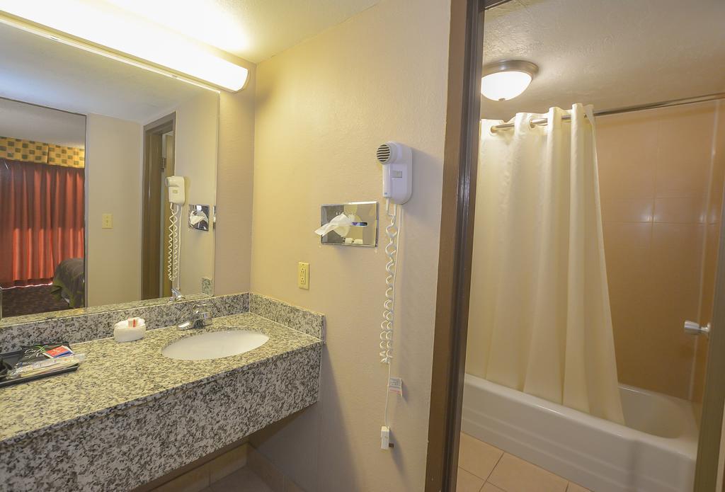 Hotel Super 8 By Wyndham Norman Esterno foto
